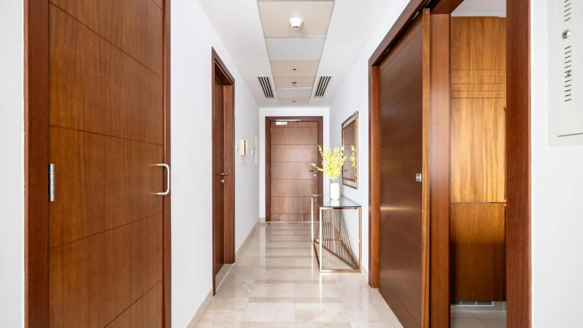 Modern And Stylish 1Br - Standpoint Apartment Dubai