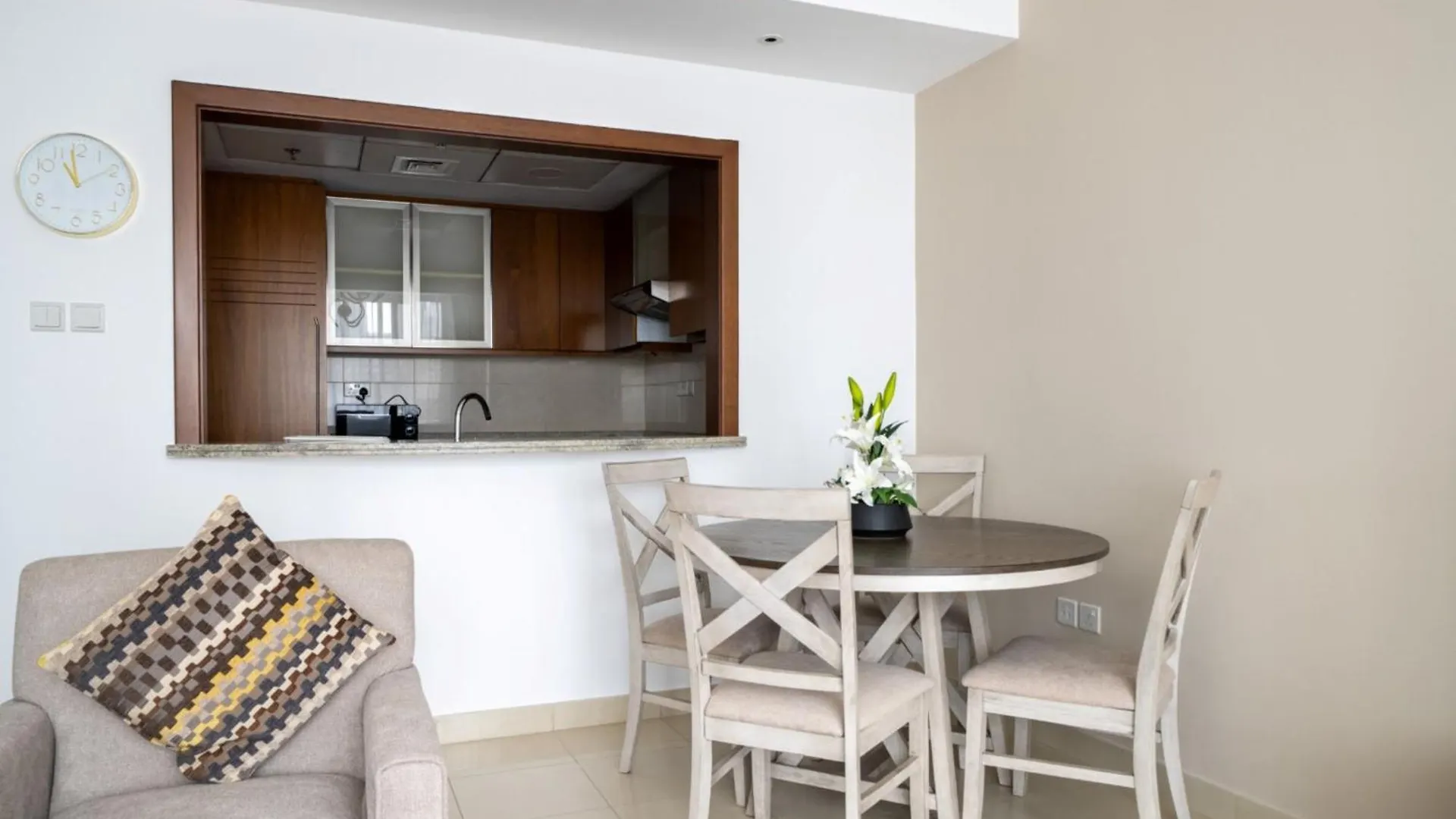 Modern And Stylish 1Br - Standpoint Apartment Dubai