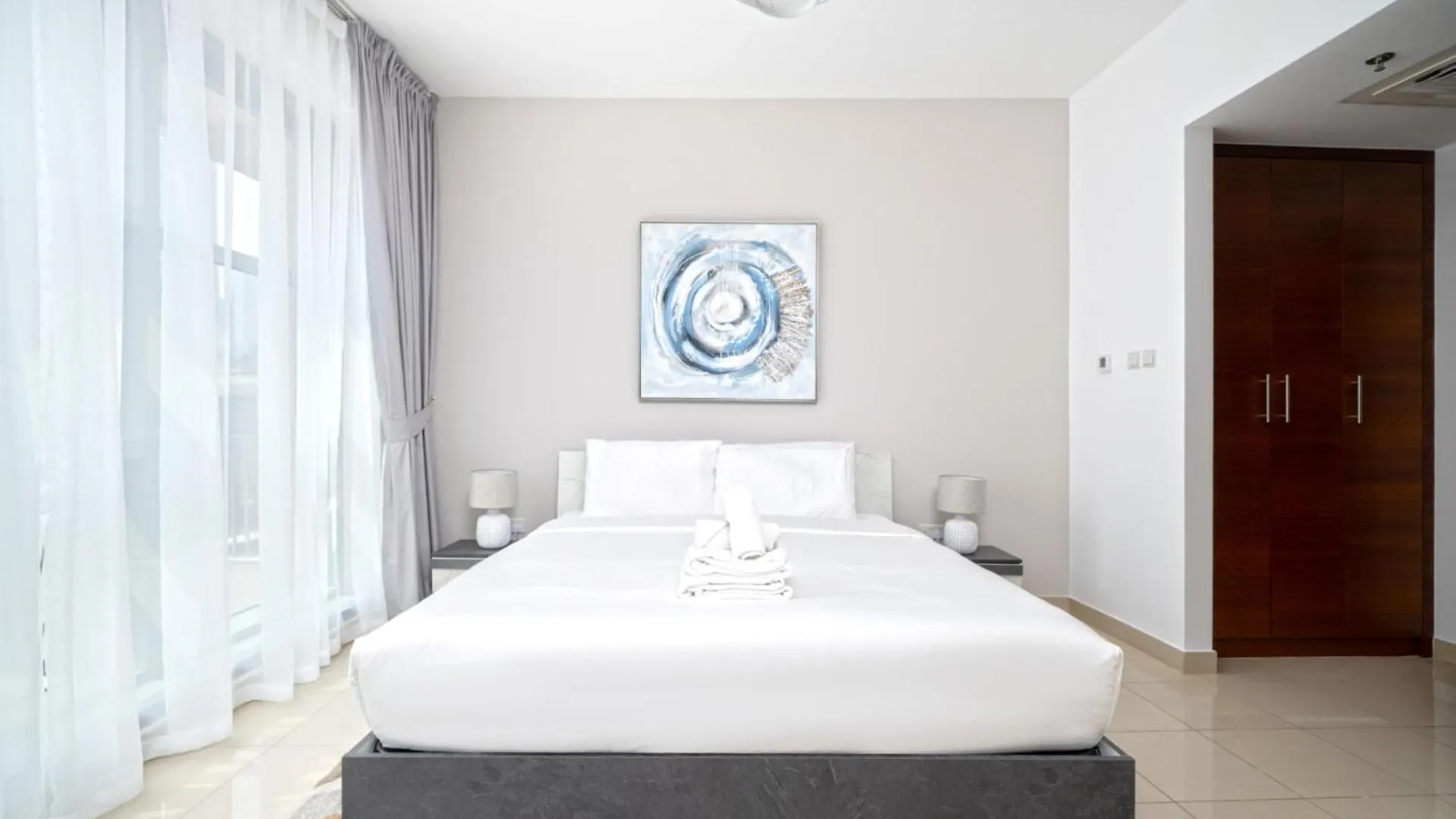 Modern And Stylish 1Br - Standpoint Apartment Dubai